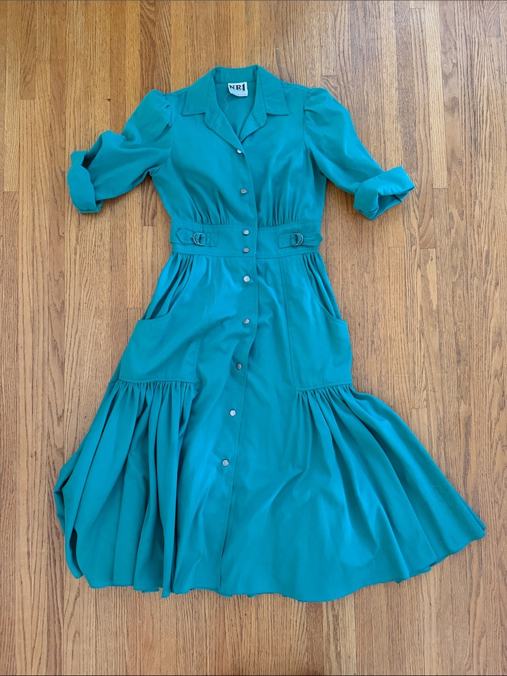 Vintage 👀 Green Button-Front Midi Dress with Belted Waist, amazing weight!
